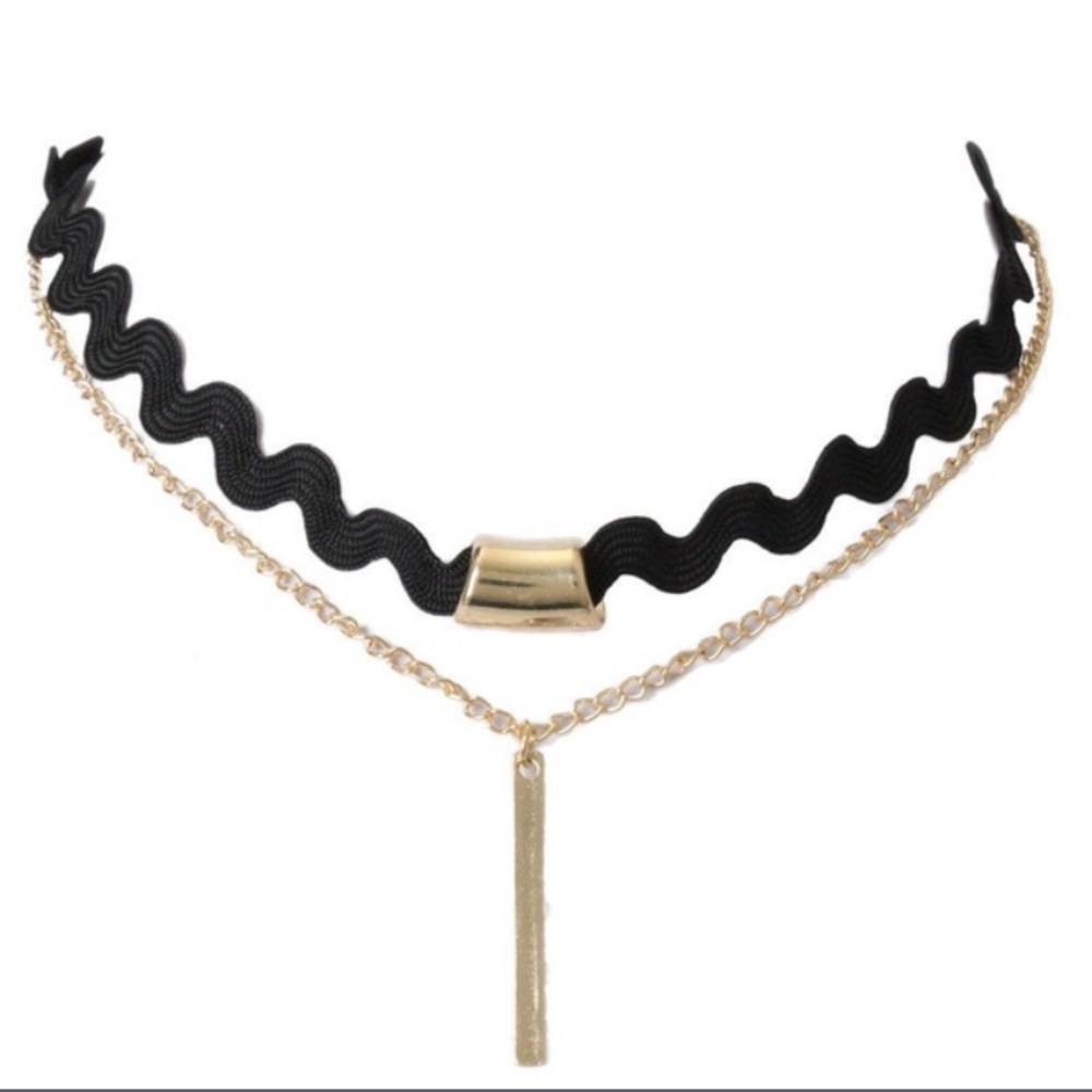 3/$30 Black and gold choker!